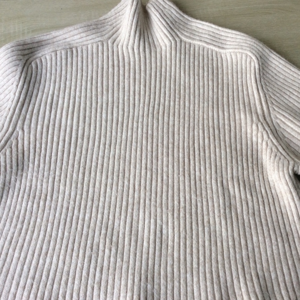 H&M White sweater